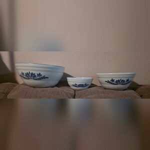 Vintage Pfaltzgraff Yorktowne stoneware mixing bowls